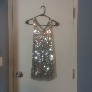 CLEAROUT Sequin-embroidered party tank 💄